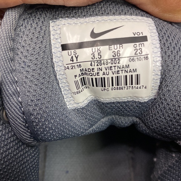 Nike #4y - Picture 7 of 13